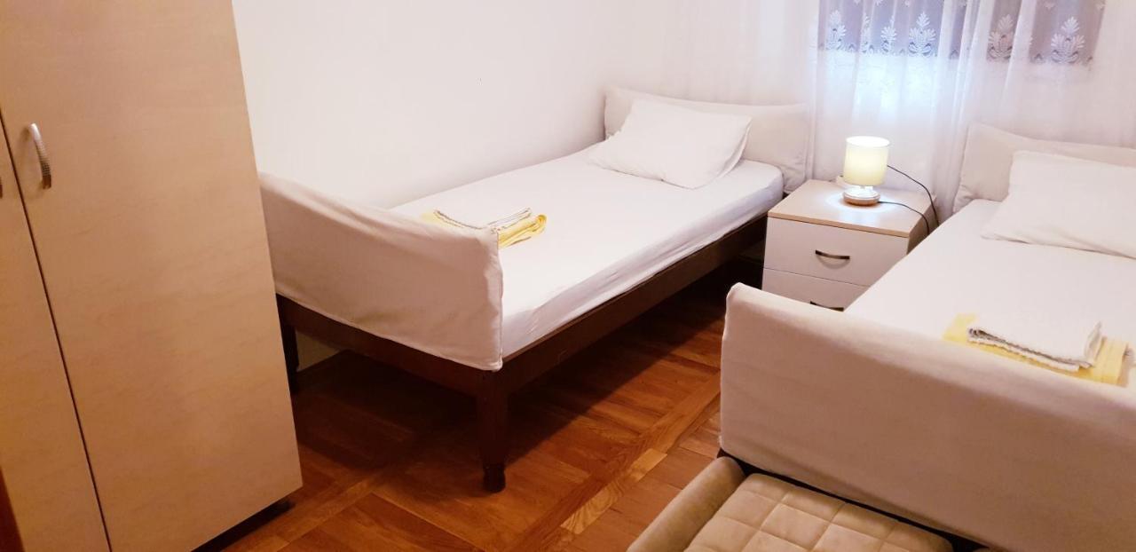 Apartments Adriana Срима Екстериор снимка