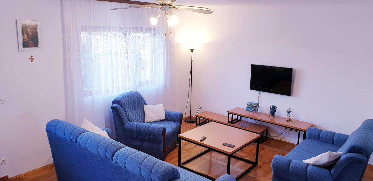 Apartments Adriana Срима Екстериор снимка